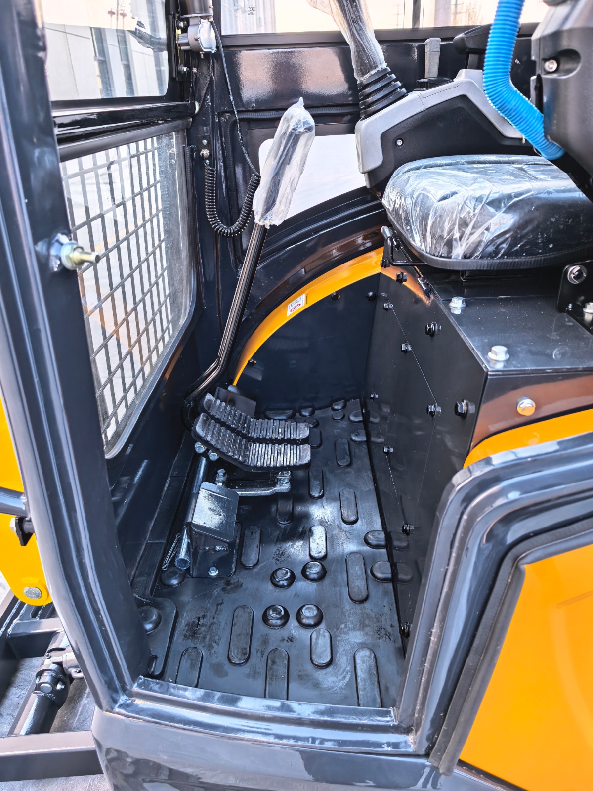 Bagger GT 2000J + Schaufel 400mm