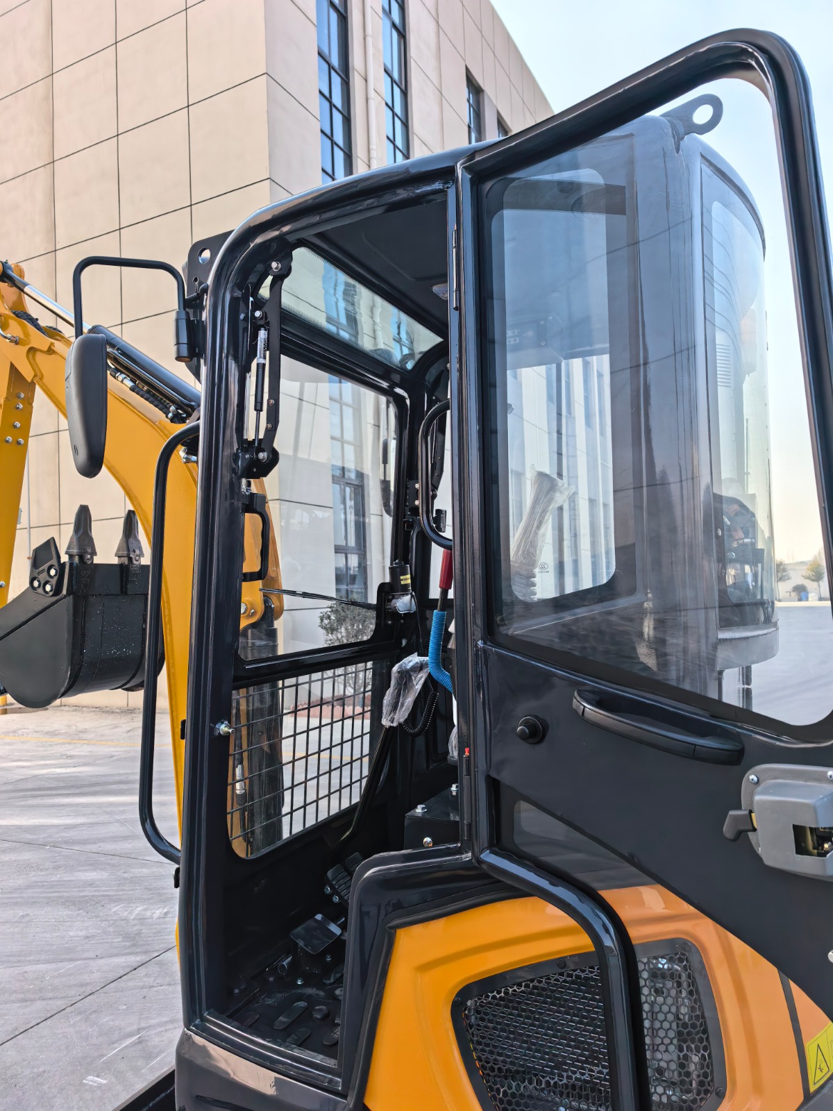 Bagger GT 2000J + Schaufel 400mm