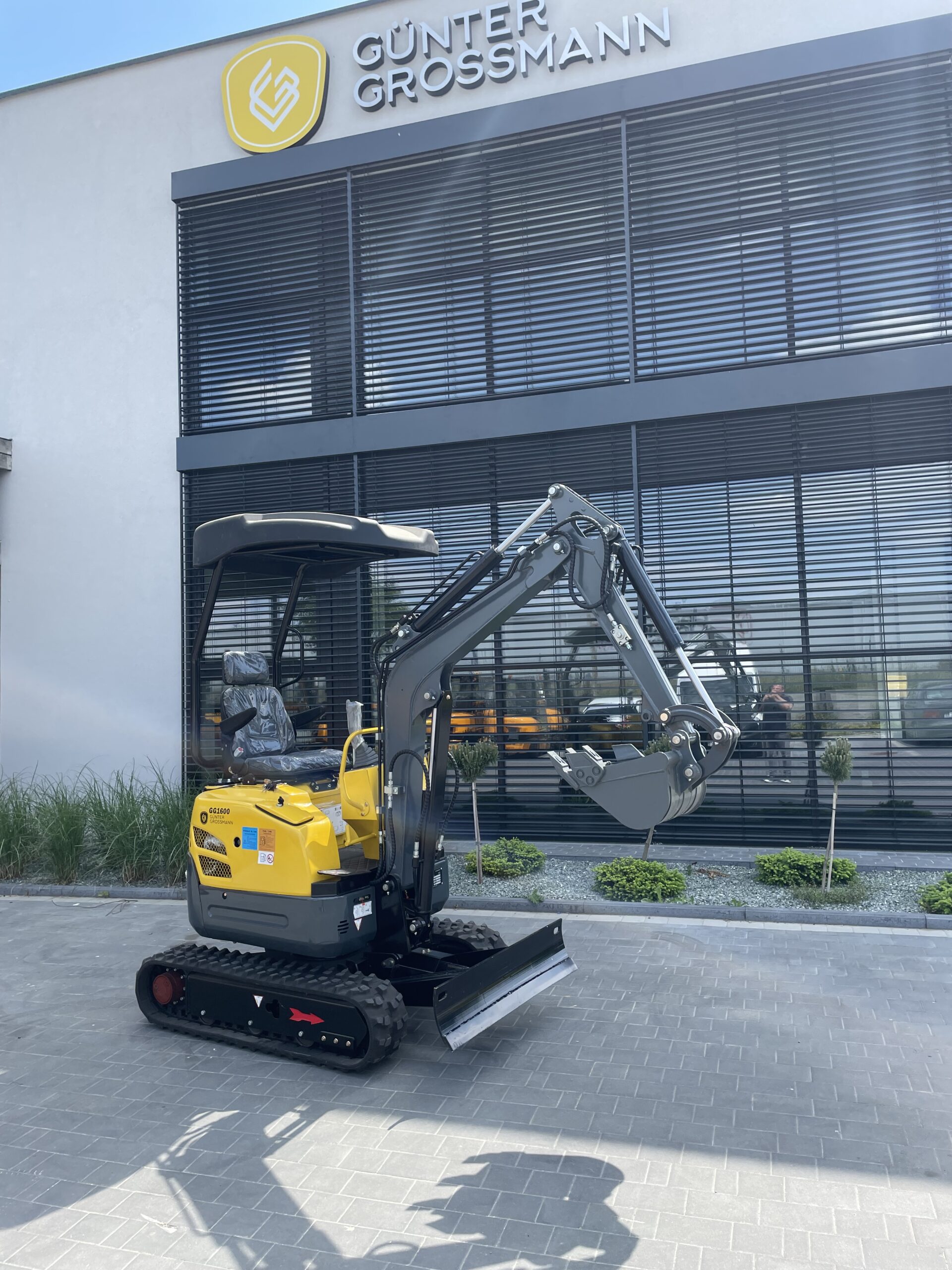 GG1600 Bagger + 400mm Schaufelㅤ