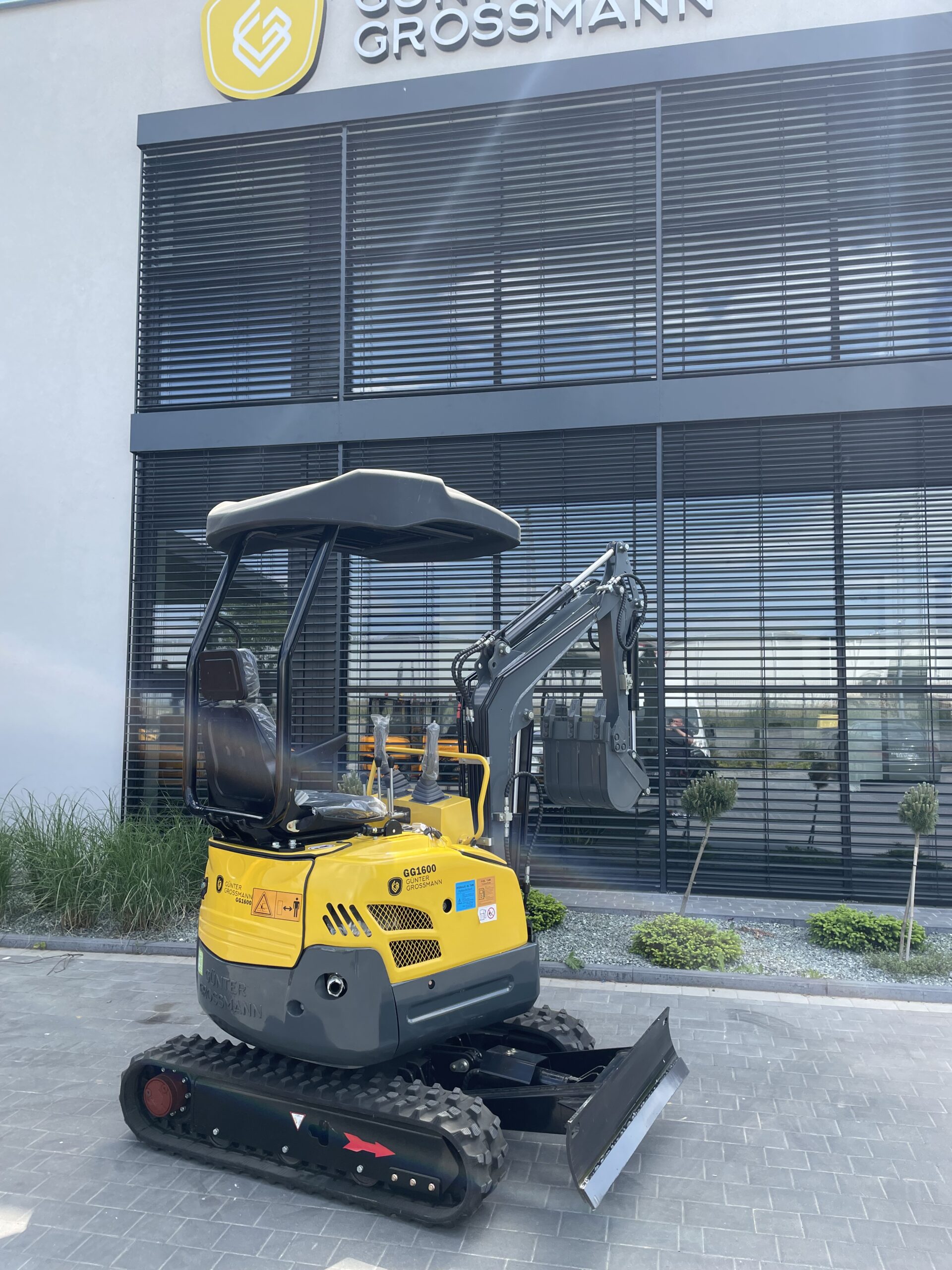 GG1600 Bagger + 400mm Schaufelㅤ