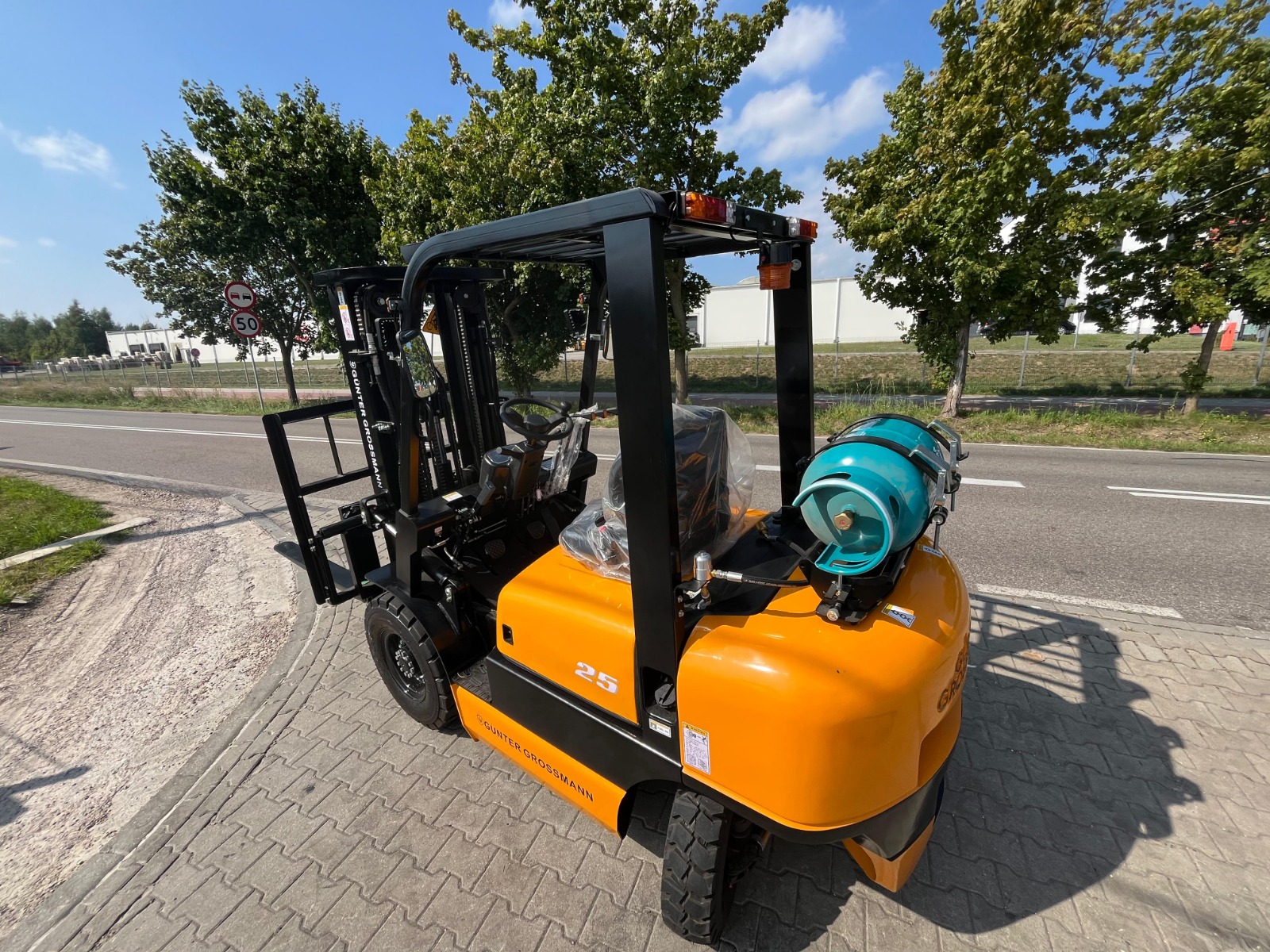 2.5TON – 4,5M – LPG - KUBOTA Motor 