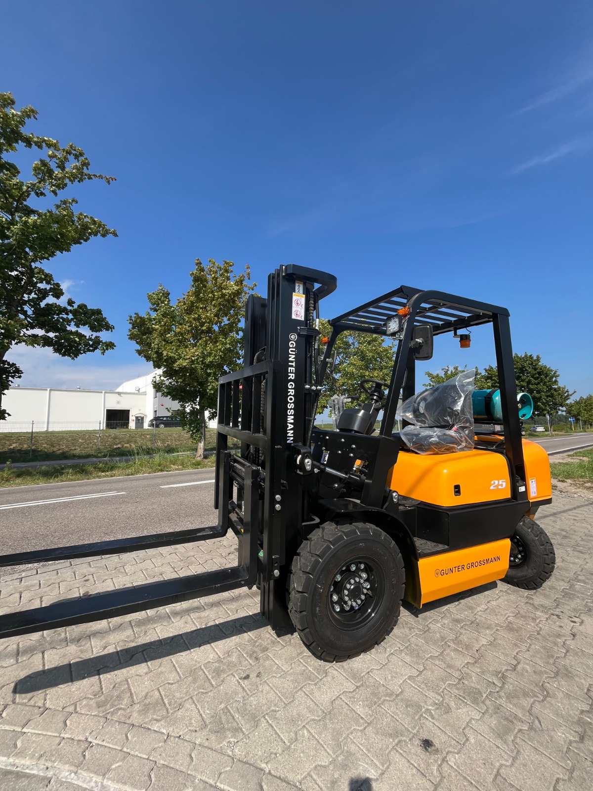 2.5TON – 4,5M – LPG - KUBOTA Motor 