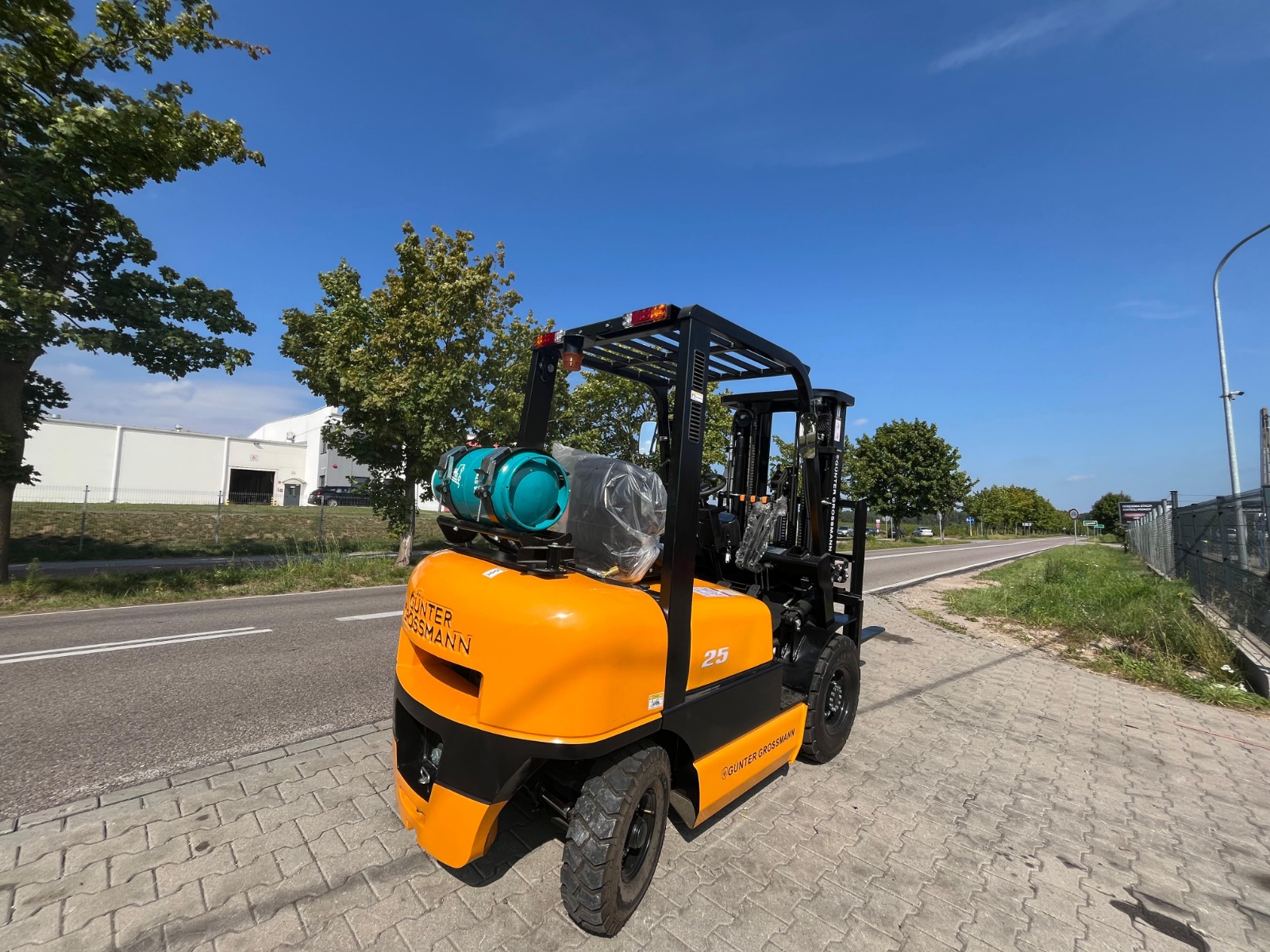 2.5TON – 4,5M – LPG - KUBOTA Motor 