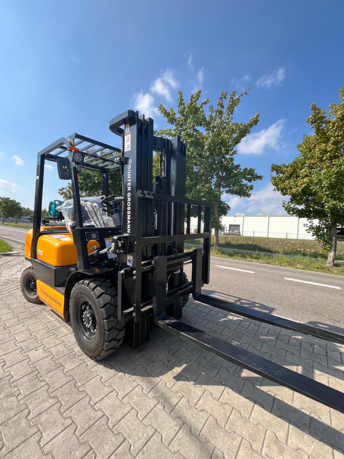 2.5TON – 4,5M – LPG - KUBOTA Motor 