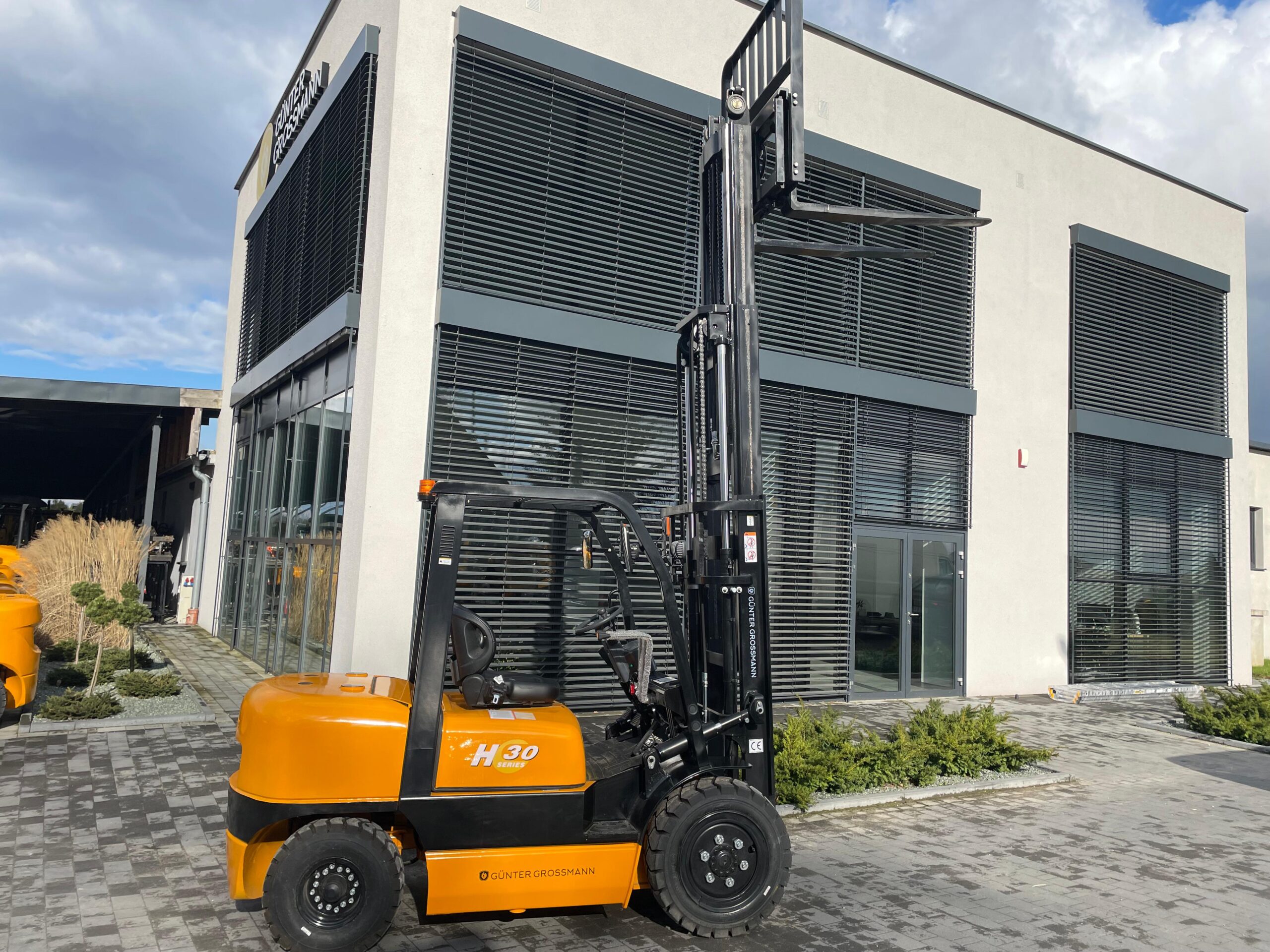 Gabelstapler 3TON – 3M